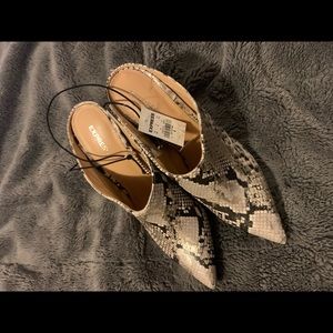 Express Women Snakeskin Print Mules SZ 9
